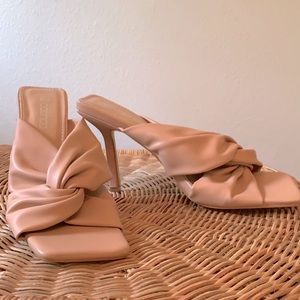 BOOHOO Heels